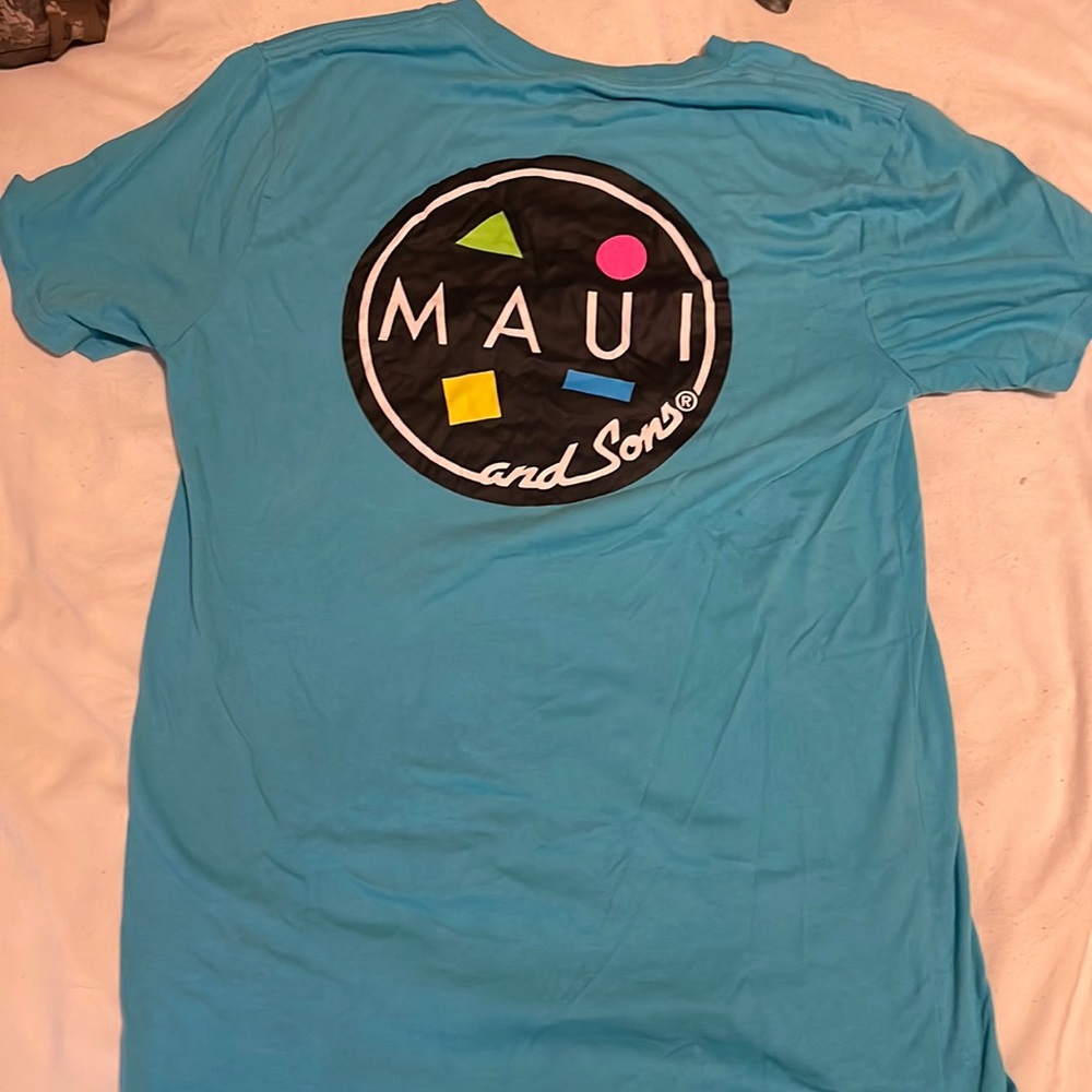 Maui and sons t shirt
